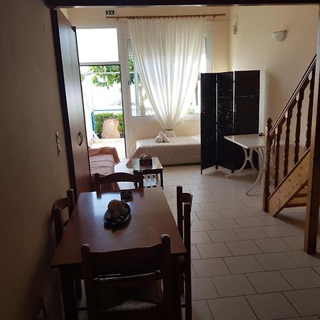 Schinas Apts. Apartman Tolofónasz Szoba fotó